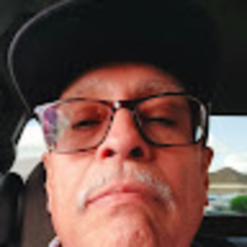 Meet your Posher, Carlos